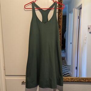Girlfriend Lola v neck exercise dress